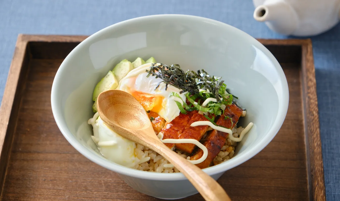 うなぎと玄米アボカド丼