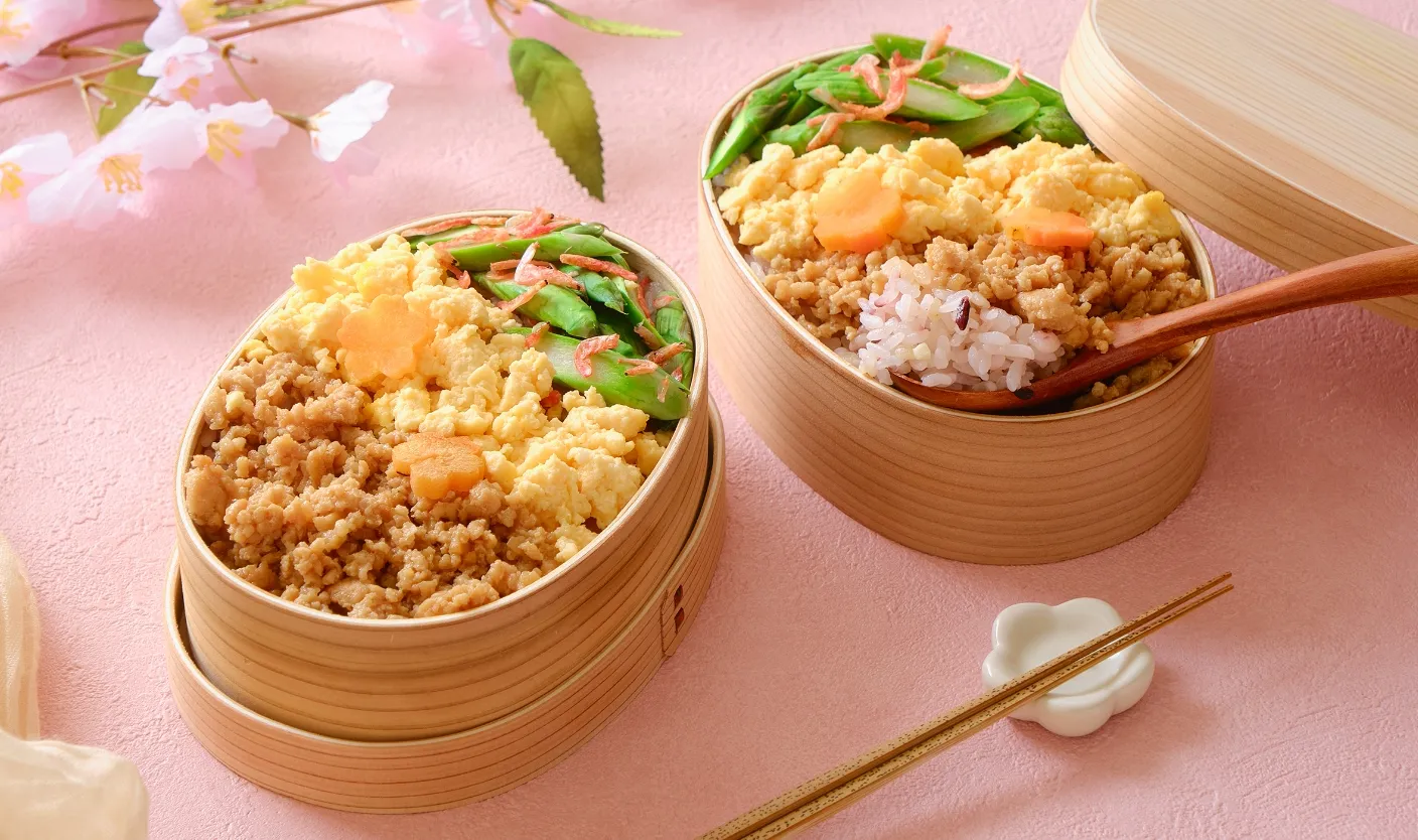 レンジで簡単！春の雑穀鶏そぼろ弁当